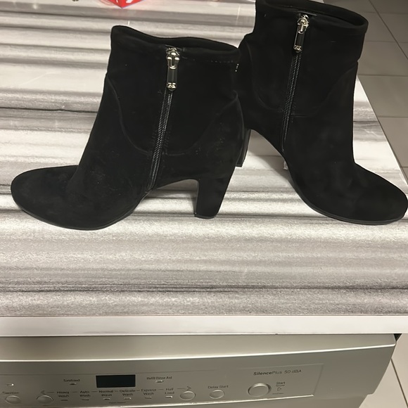 SAM EDELMAN SUEDE HEALED BOOTIES SIZE 38 US SIZE - Picture 3 of 9